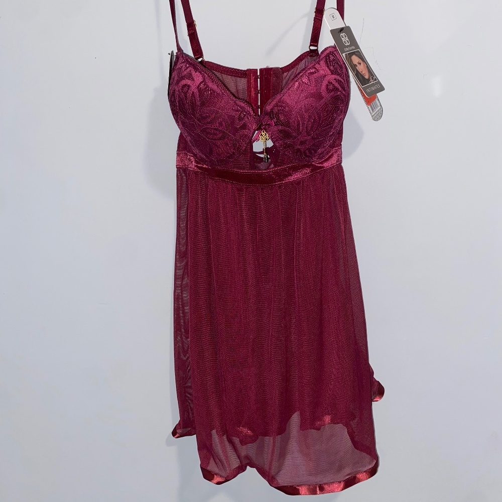 Daisy Fuentes Red Lace Chemise With Spaghetti Straps and Matching Panties (M)